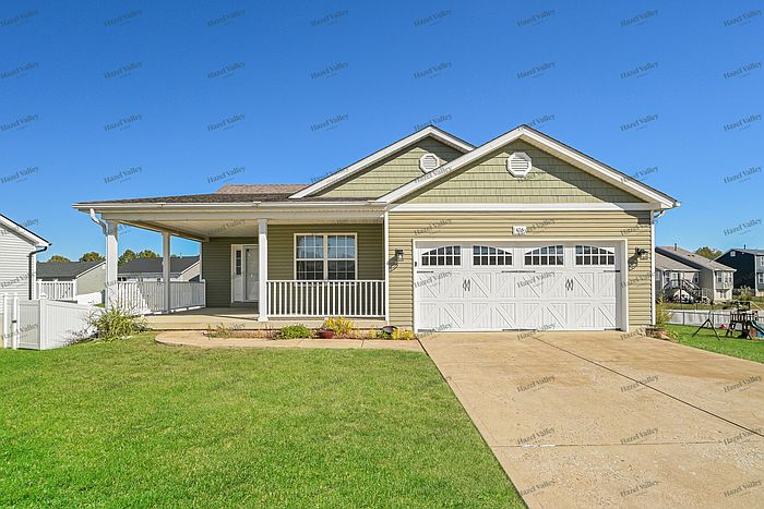1st image of 423 Stonewater Dr