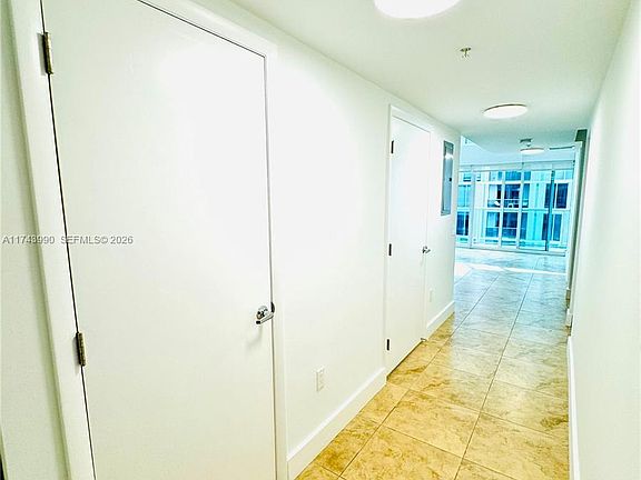 3rd image of 41 SE 5th St APT 808