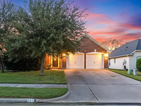 321 Holly Branch Ln, Kemah, TX 77565