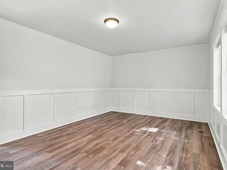 306 Fegan Rd — Photo 23