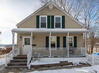 389 Chestnut St, Gardner, MA 01440
