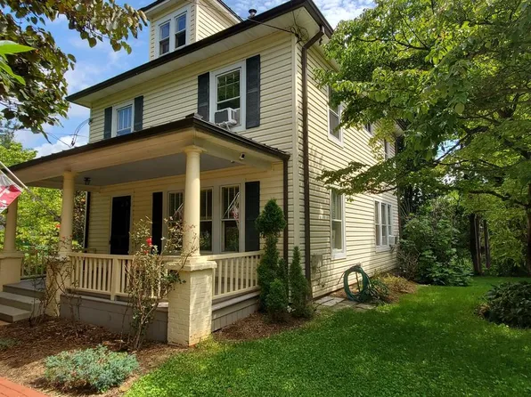 3 High St, Brookeville, MD 20833