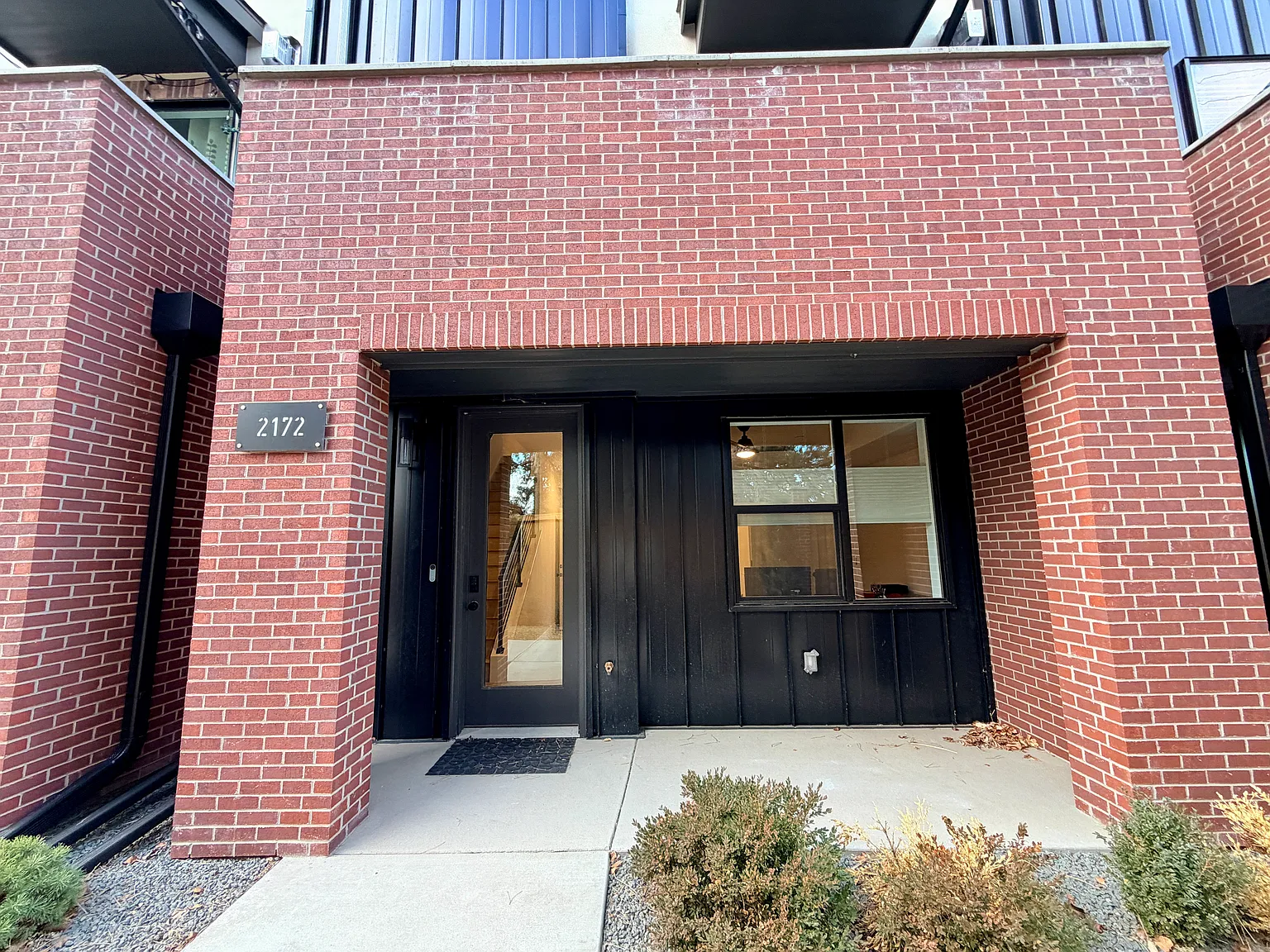 3 bed, 3.5 bath, 1812 sqft, $3,750 — Photo 3