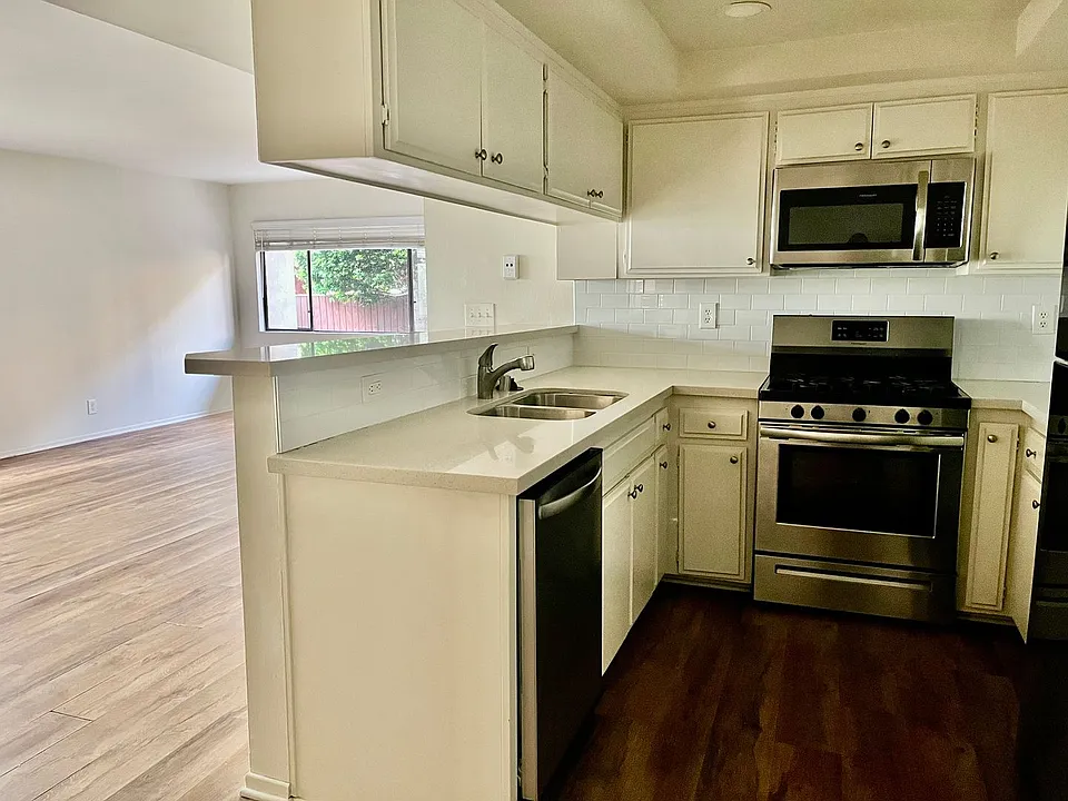 622 E. Holly Avenue Apartments