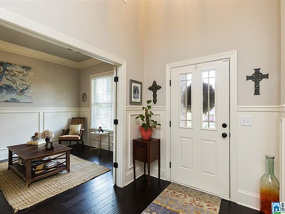4th image of 323 Stone Brook Cir
