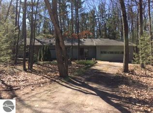 3546 Woodland Trl, Williamsburg, MI 49690