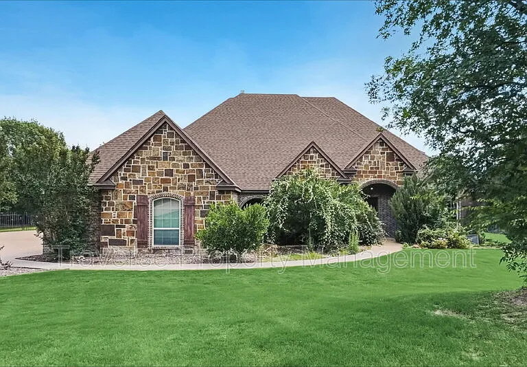 129 Acorn Ln — Photo 2