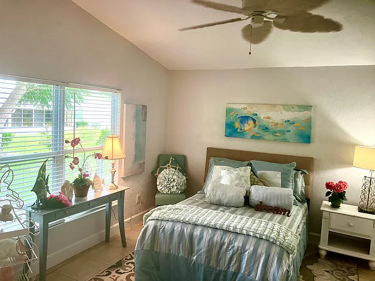 1067 York Way — Photo 17