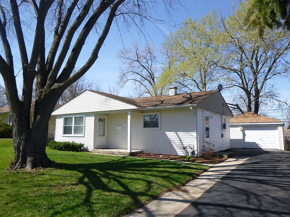 1st image of 30 Aspen Ln