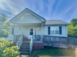 1233 Claylick Rd, White Bluff, TN 37187