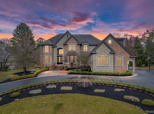 18198 Shelley Pond Ct, Northville, MI