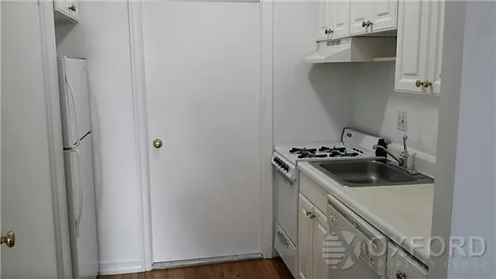 Rented by Oxford Property Group | media 8