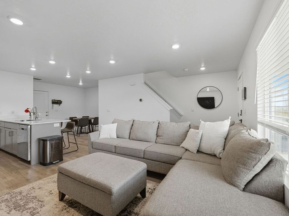 1st image of 3728 W Orinda Dr