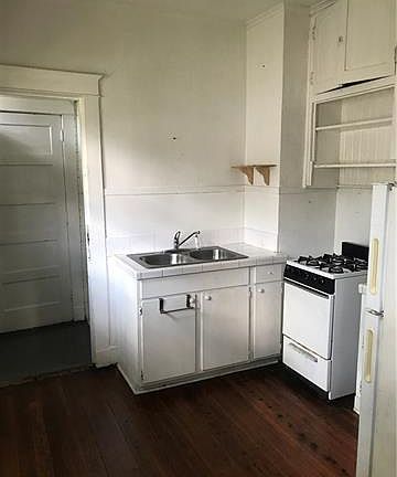 4th image of 2224 Monterey St