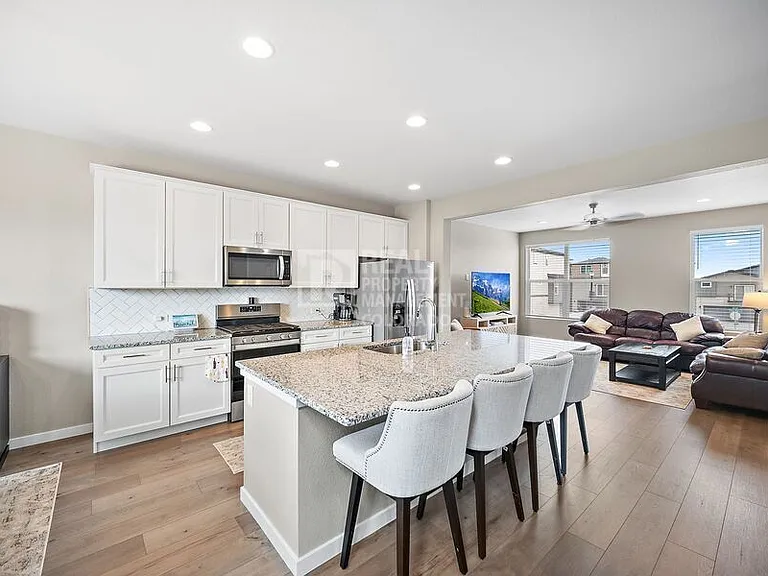 2402 Pony Club Ln — Photo 9