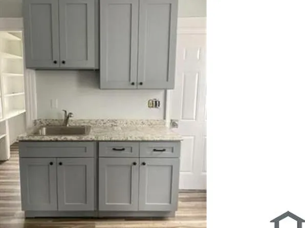 15 Ridgewood St, Waterbury, CT 06710