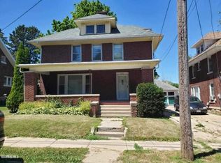 1224 S Maple Ave, Freeport, IL 61032