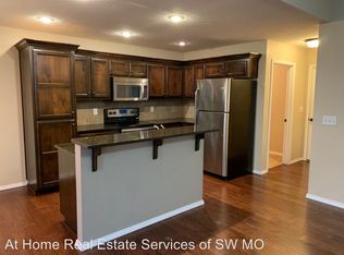 672 N Galileo Dr, Nixa, MO 65714