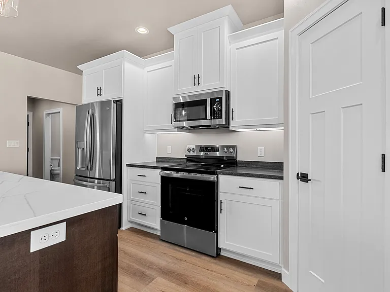 340 Rainbow Ct — Photo 38