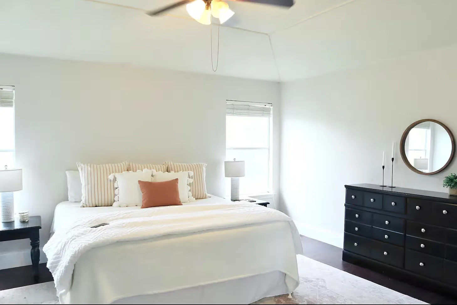 4 bed, 2.5 bath, 2446 sqft, $799 — Photo 2