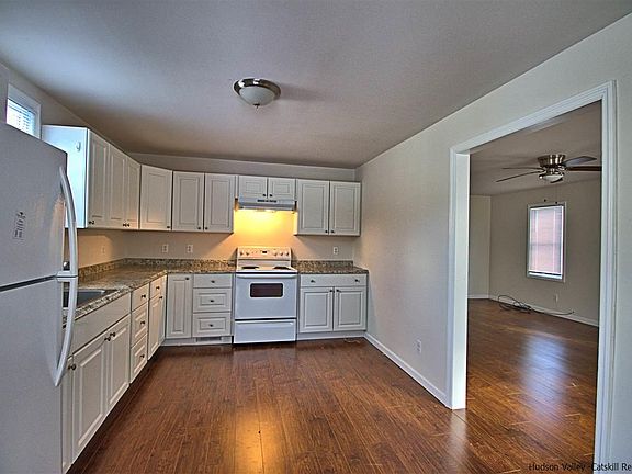 3rd image of 7 Crittenden St