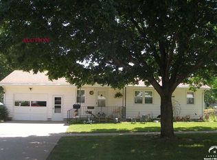 607 Oak St, Valley Falls, KS 66088