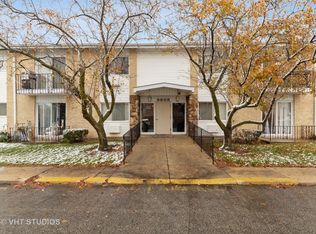 8908 Steven Dr APT 1B, Des Plaines, IL 60016