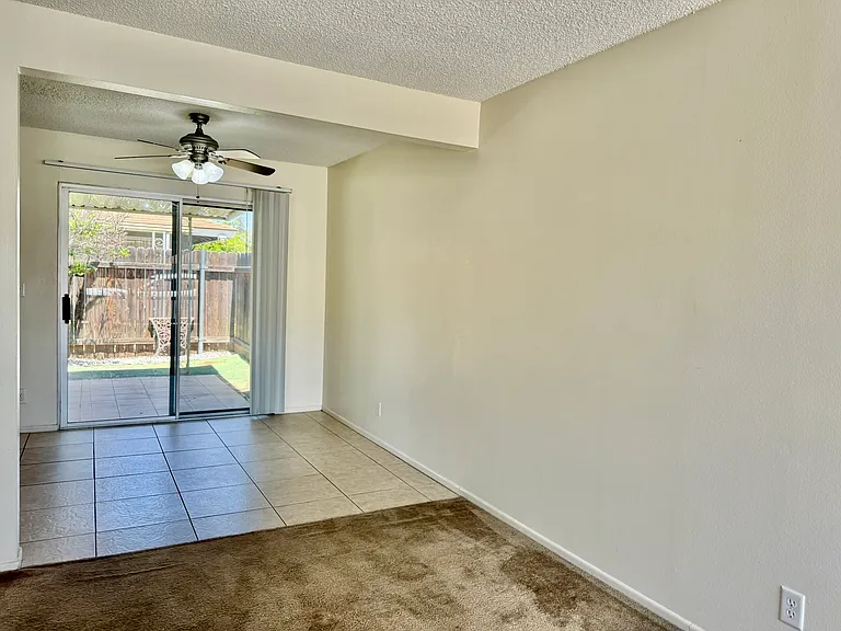 26071 Camphorwood Ave — Photo 3