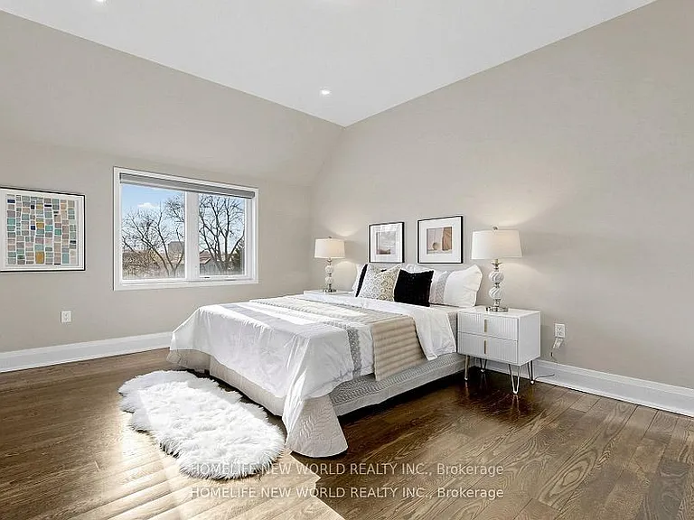 220 Roe Ave — Photo 12