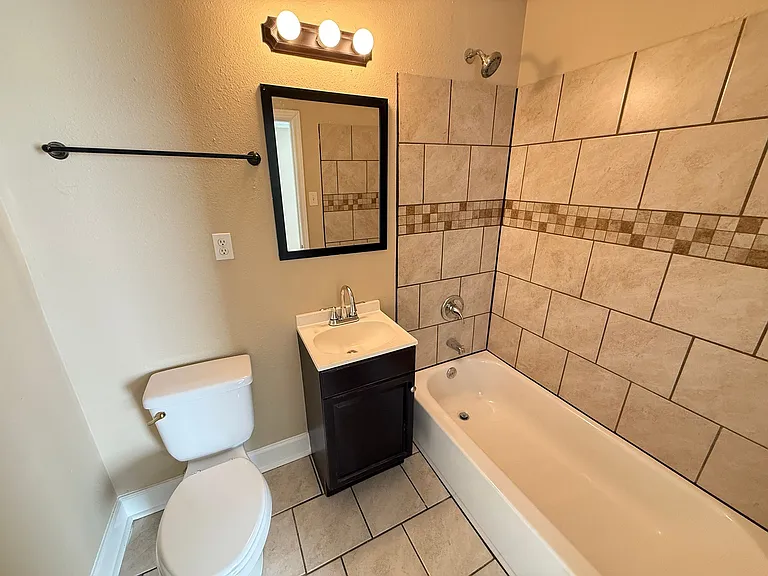 1371 Kimball Cv — Photo 6