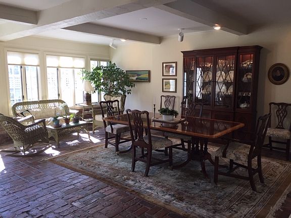 Expansive Dining Room 