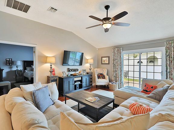 5th image of 2049 W ST MARTINS Drive