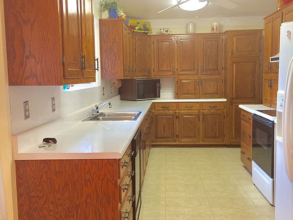Good Sized Kithcen