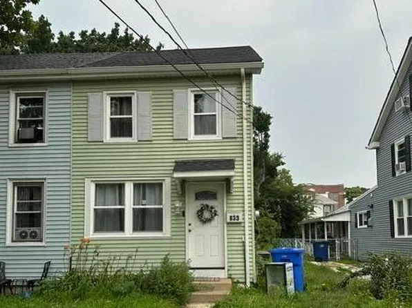 833 W 2nd St, Florence, NJ 08518