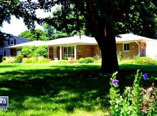 811 Valley View Dr, Ottawa, IL 61350