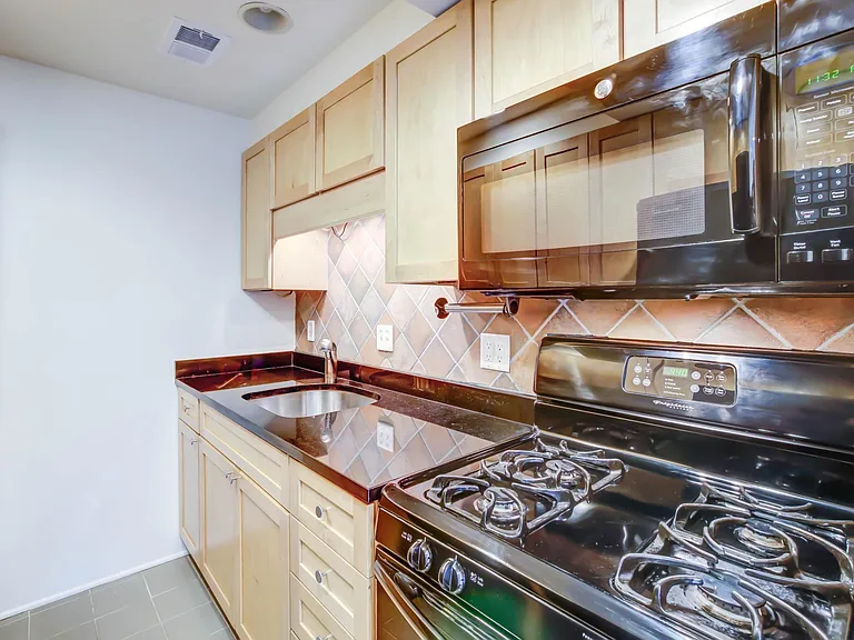 1014 S Carolina Ave SE #B — Photo 13