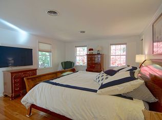 2 Bradley Ln, North Hampton, NH 03862