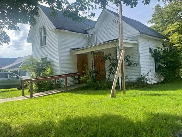 319 E Main St, Horse Cave, KY 42749 | Zillow