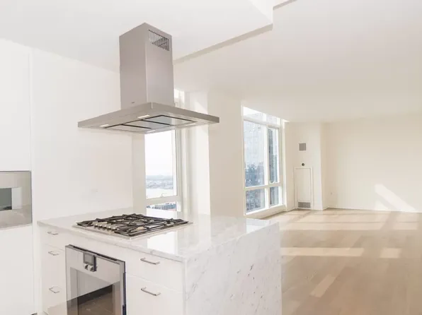 460 West 42nd Street image 1 of 18