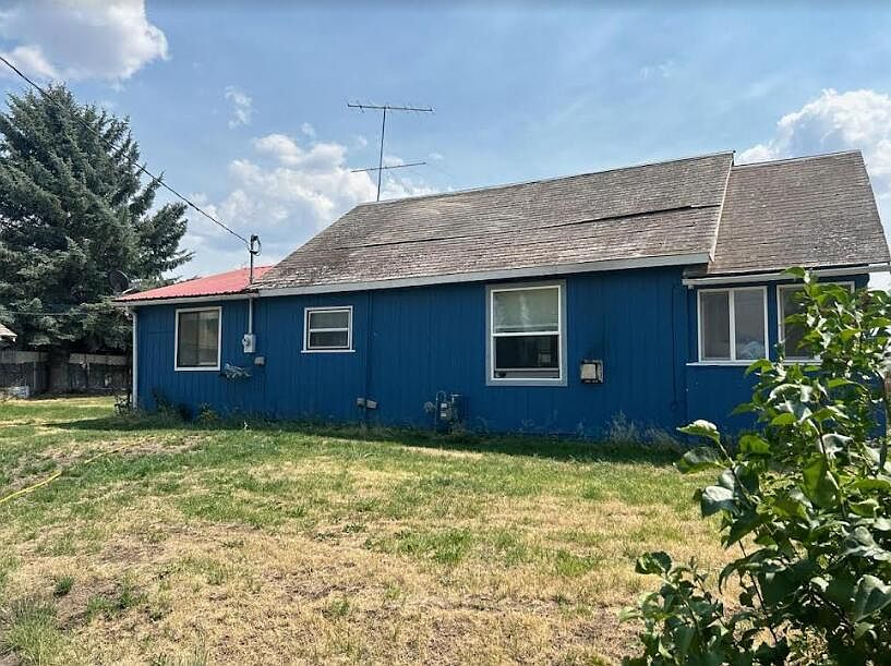 2nd image of 3096 6th Ave