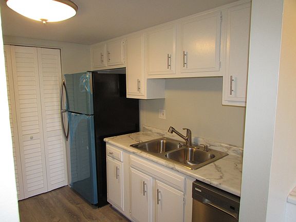 4th image of 1793 Jamestown Cir