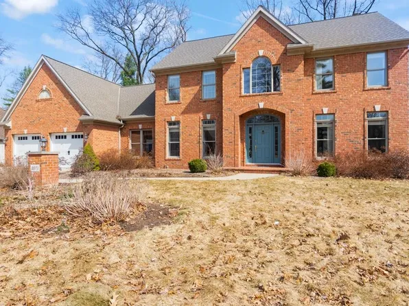 2071 Shady Ln, Green Bay, WI 54313