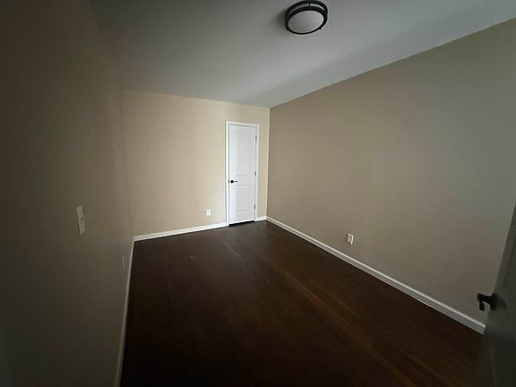 4th image of 46-20 28th Ave Unit 2L