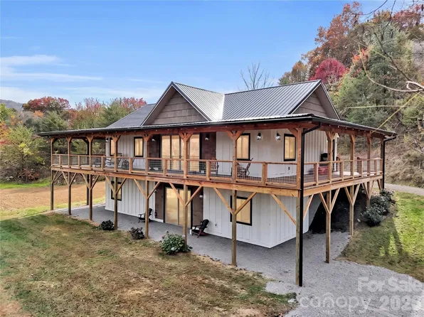 859 Edwards Cove Rd, Waynesville, NC 28786