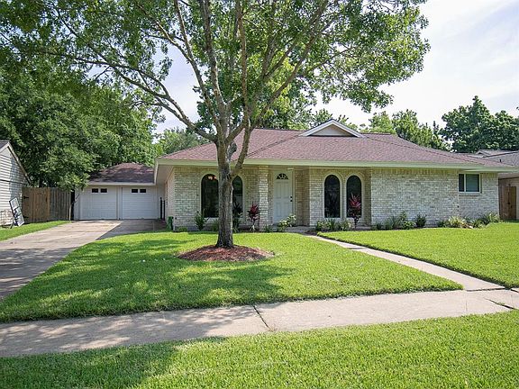 2nd image of 5222 Shady Oaks Ln