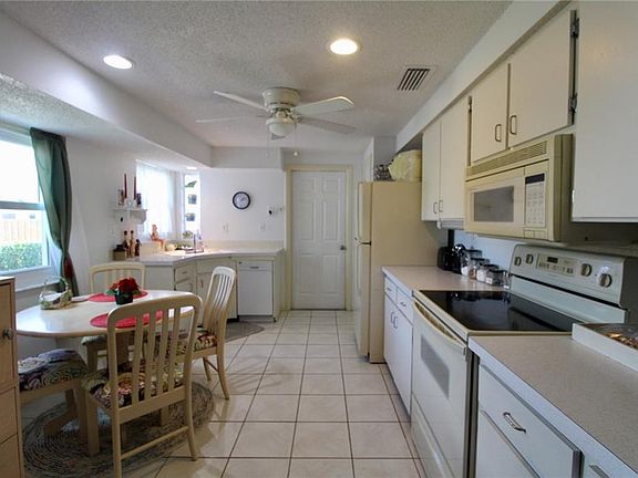 5th image of 20988 Cornell Ave