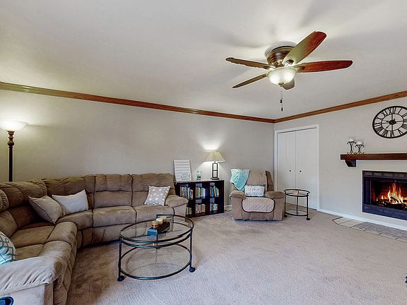 5th image of 1940 Quail Ct