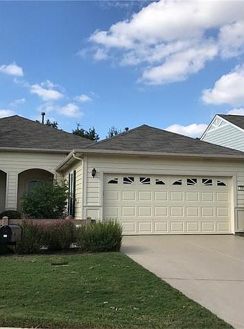 1st image of 131 Essex Ln