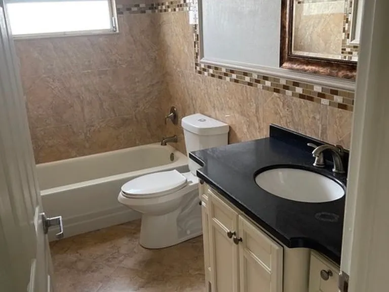 5252 Mosaic Dr — Photo 8