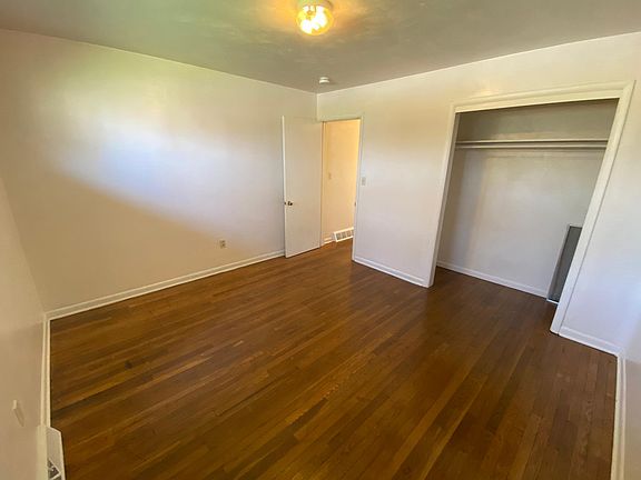 2nd image of 1400 Linn St #1